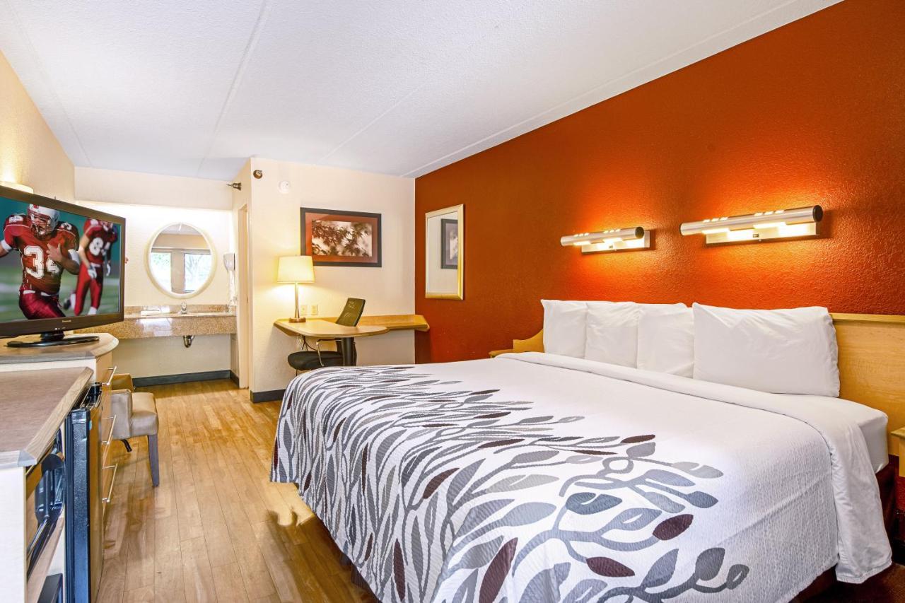 Red Roof Inn ג'ונסון סיטי מראה חיצוני תמונה